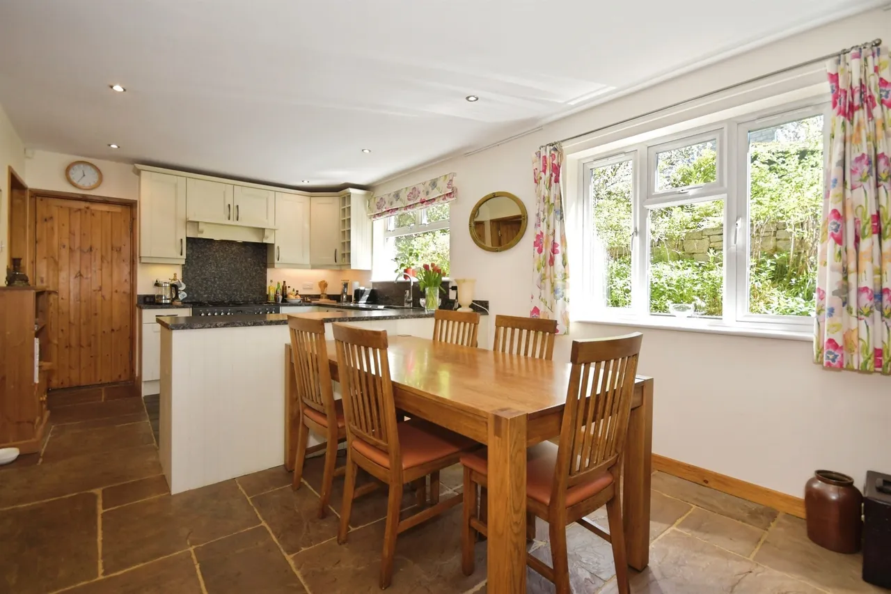 Baslow Road, Bakewell, photo 12