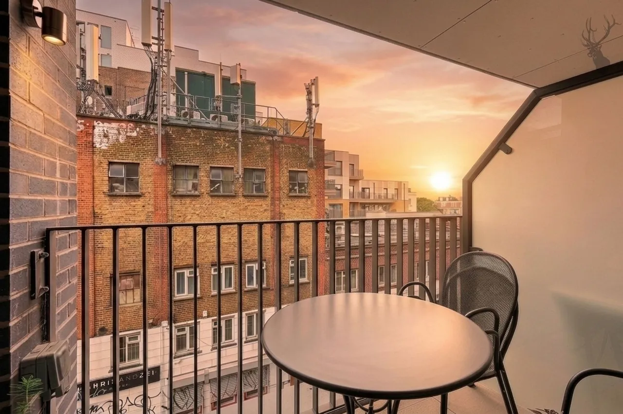 Ratcliffe Cross Street, London, E1, photo 16