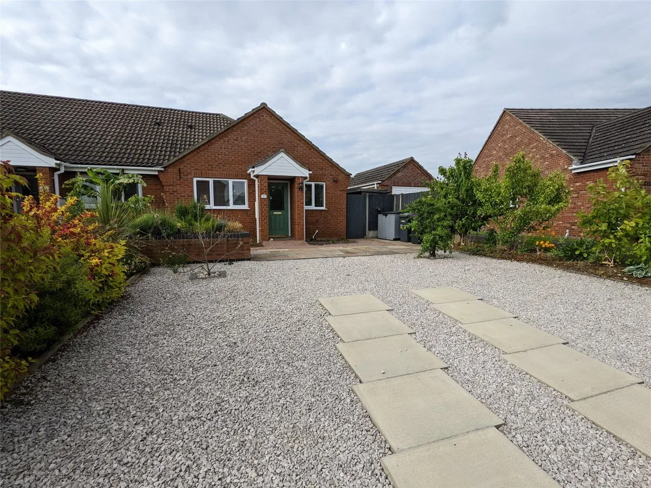 2 bed house to rent, Orchard Close, Great Hale, NG34