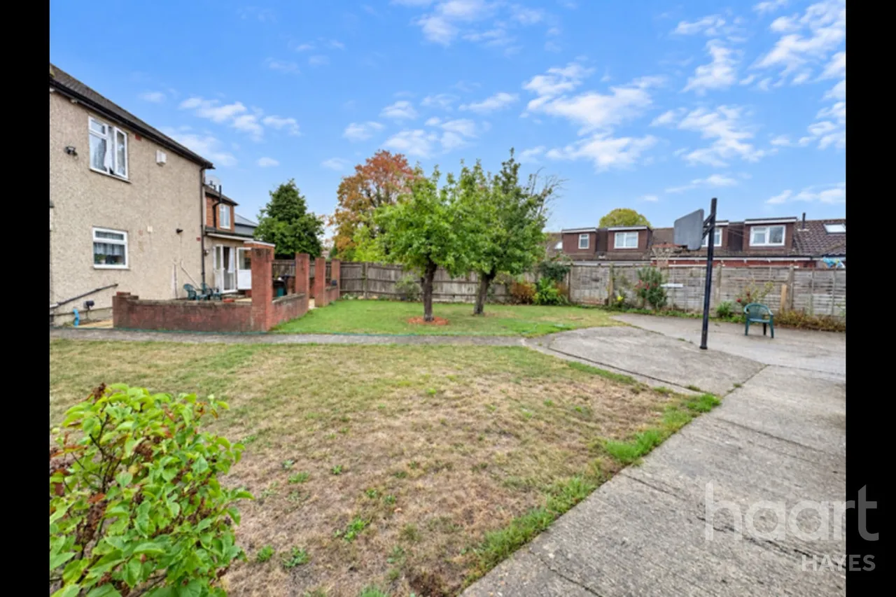 Willow Tree Close, Hayes, UB4, photo 16