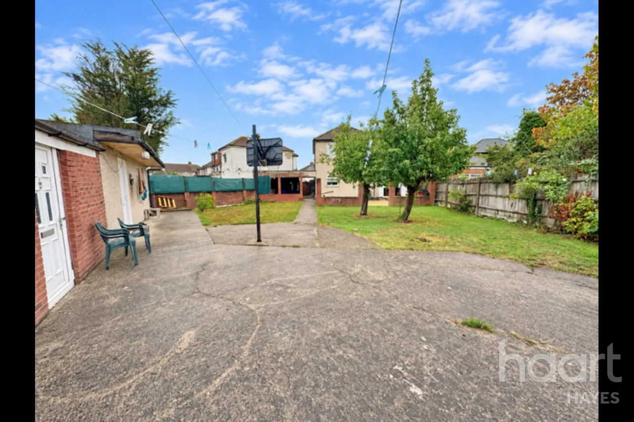 Willow Tree Close, Hayes, UB4, photo 15