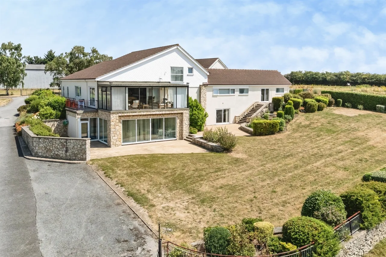 Cattlelaith Lane, KNOTTINGLEY, photo 2