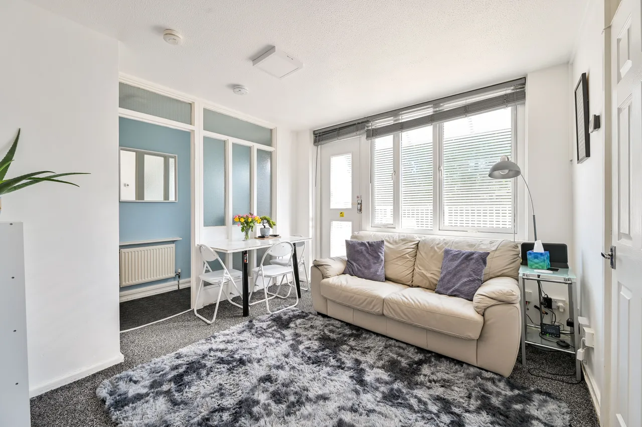 1 bed flat to rent — 93 Cadbury Way, London