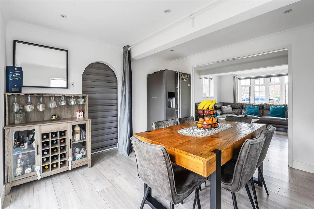Cobham Road, Fetcham, KT22, photo 10