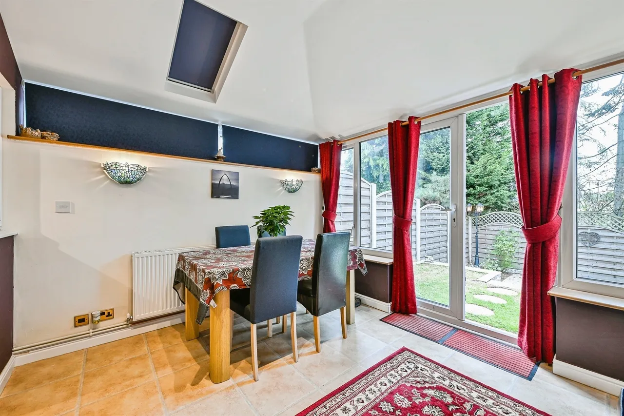 Woodside Gardens, Ravenshead, Nottingham, photo 10