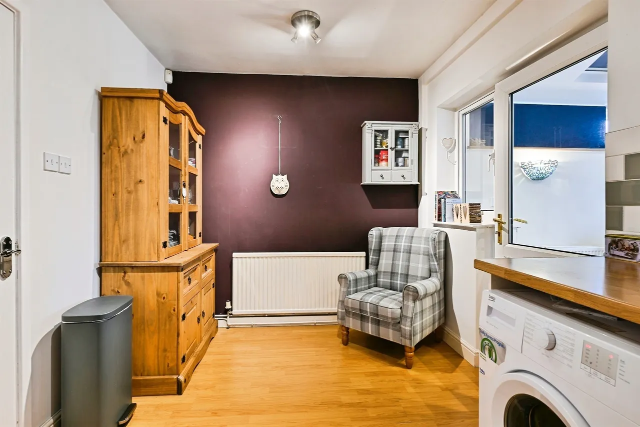 Woodside Gardens, Ravenshead, Nottingham, photo 9