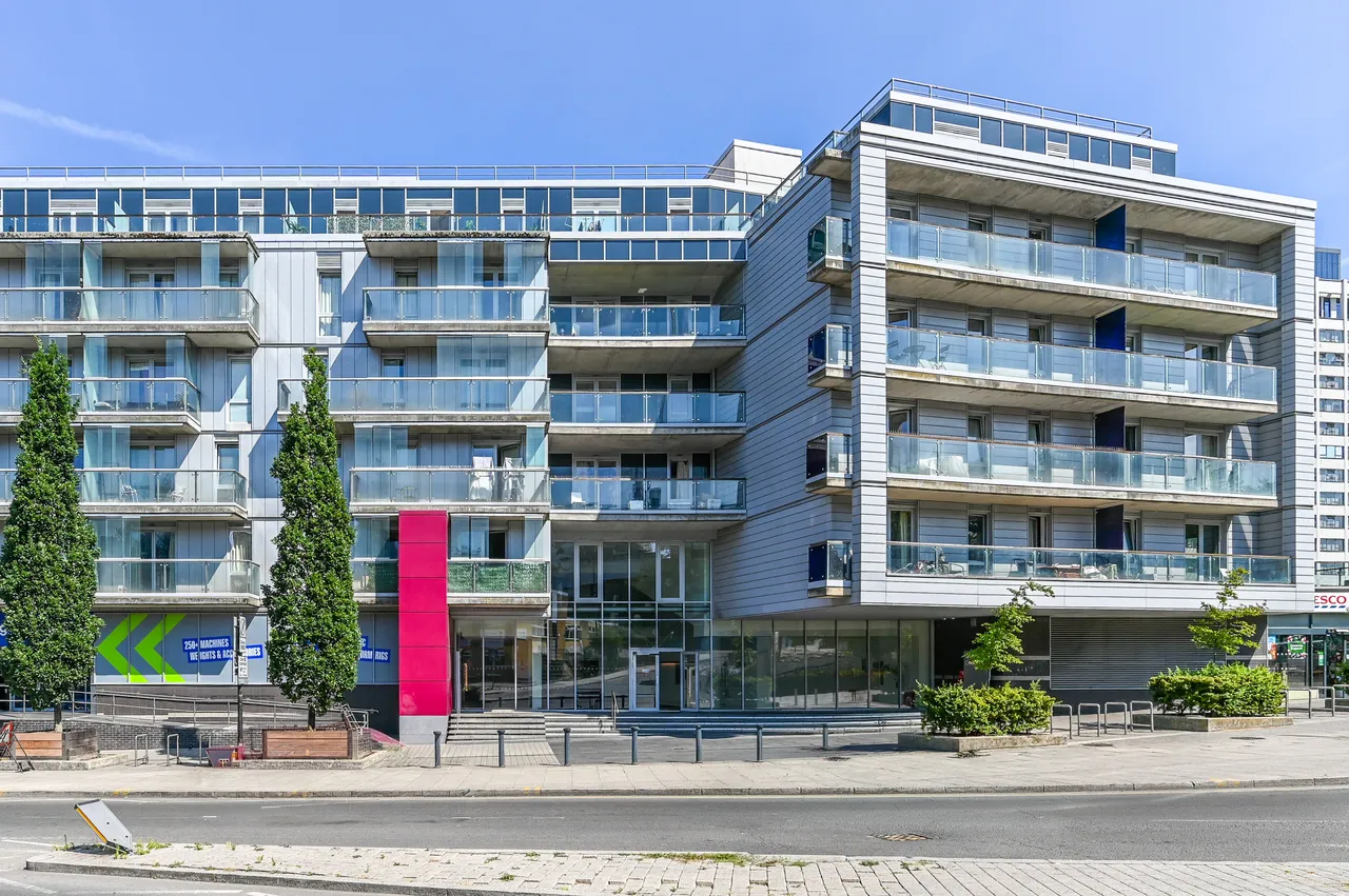 Flat 17, Quadrant Court, Empire Way, Wembley, photo 6