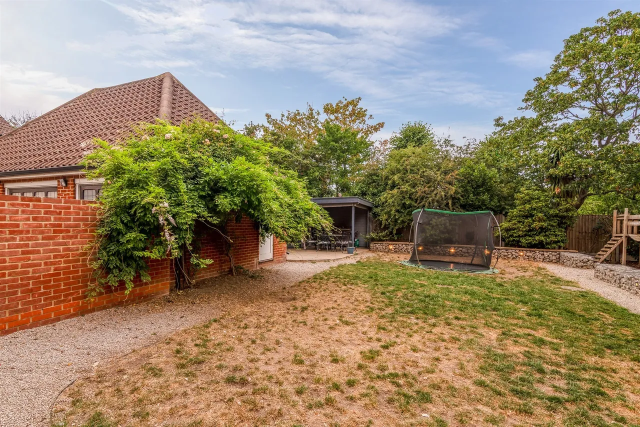 Vicarage Court, Southminster, CM0, photo 19