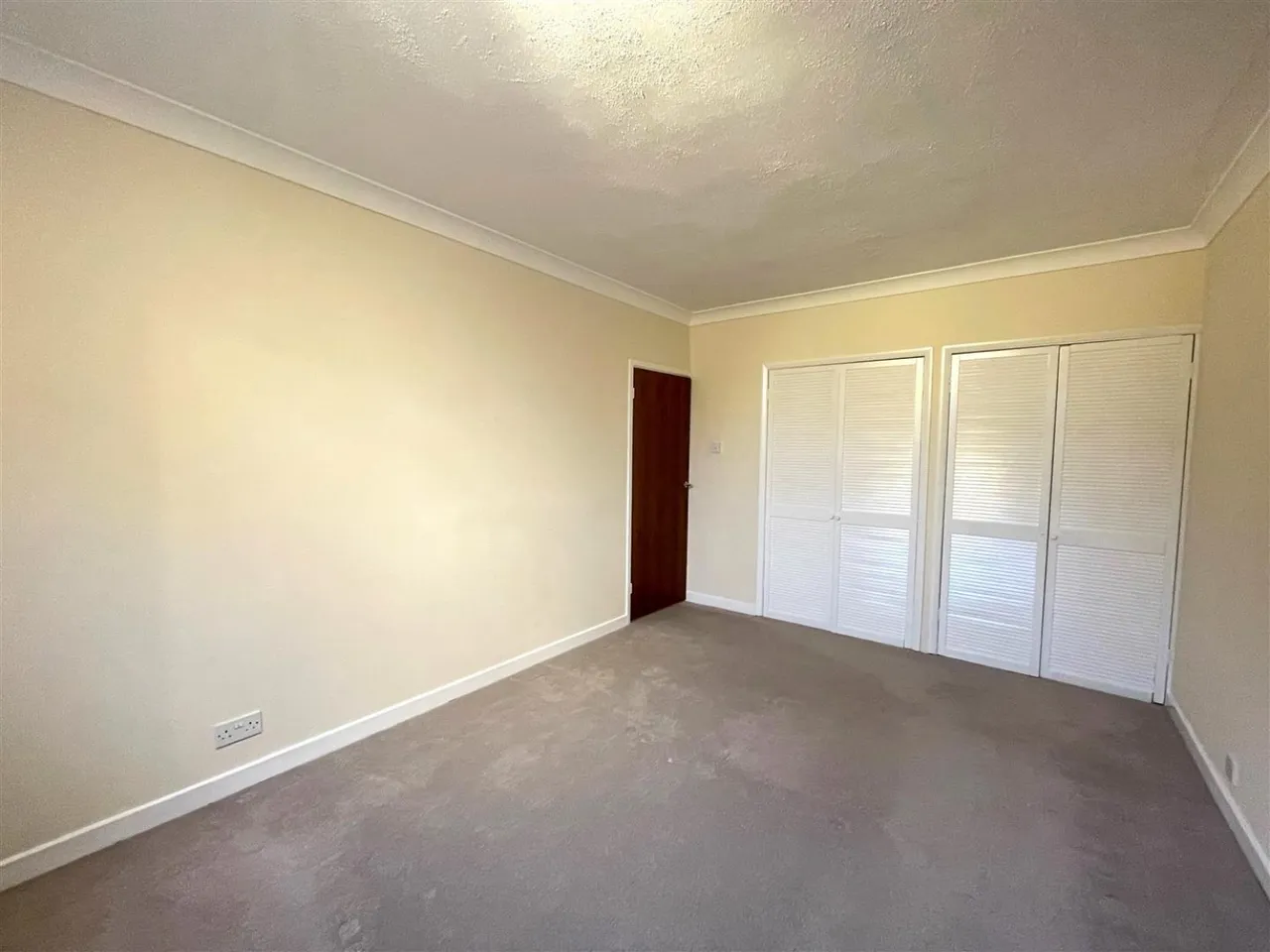Cambridge Road West, Farnborough, GU14, photo 4