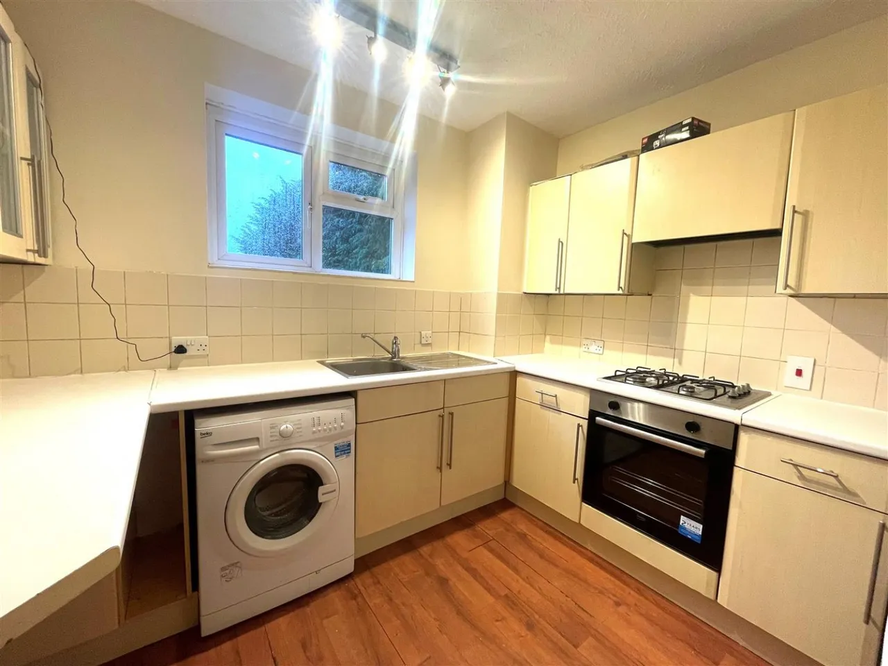 Cambridge Road West, Farnborough, GU14, photo 8