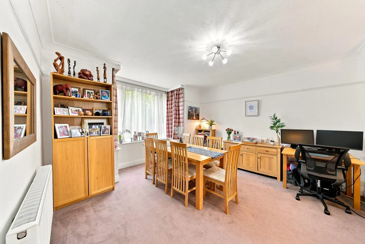 Roebuck Lane, Sale, M33, photo 6