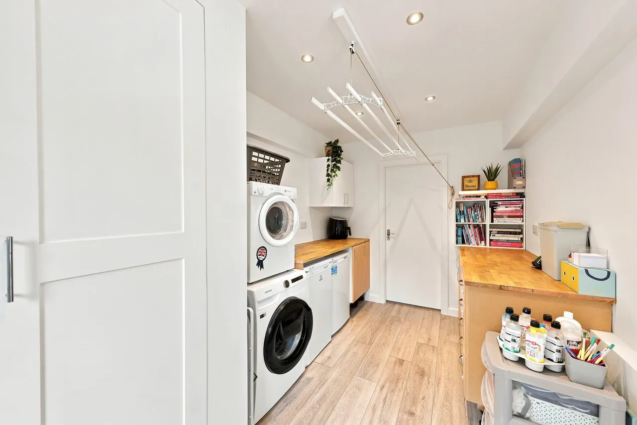 Roebuck Lane, Sale, M33, photo 16