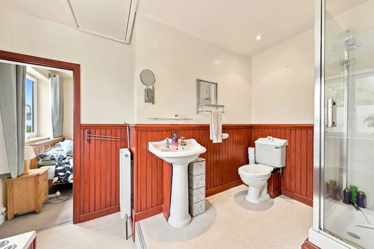 Roebuck Lane, Sale, M33, photo 22