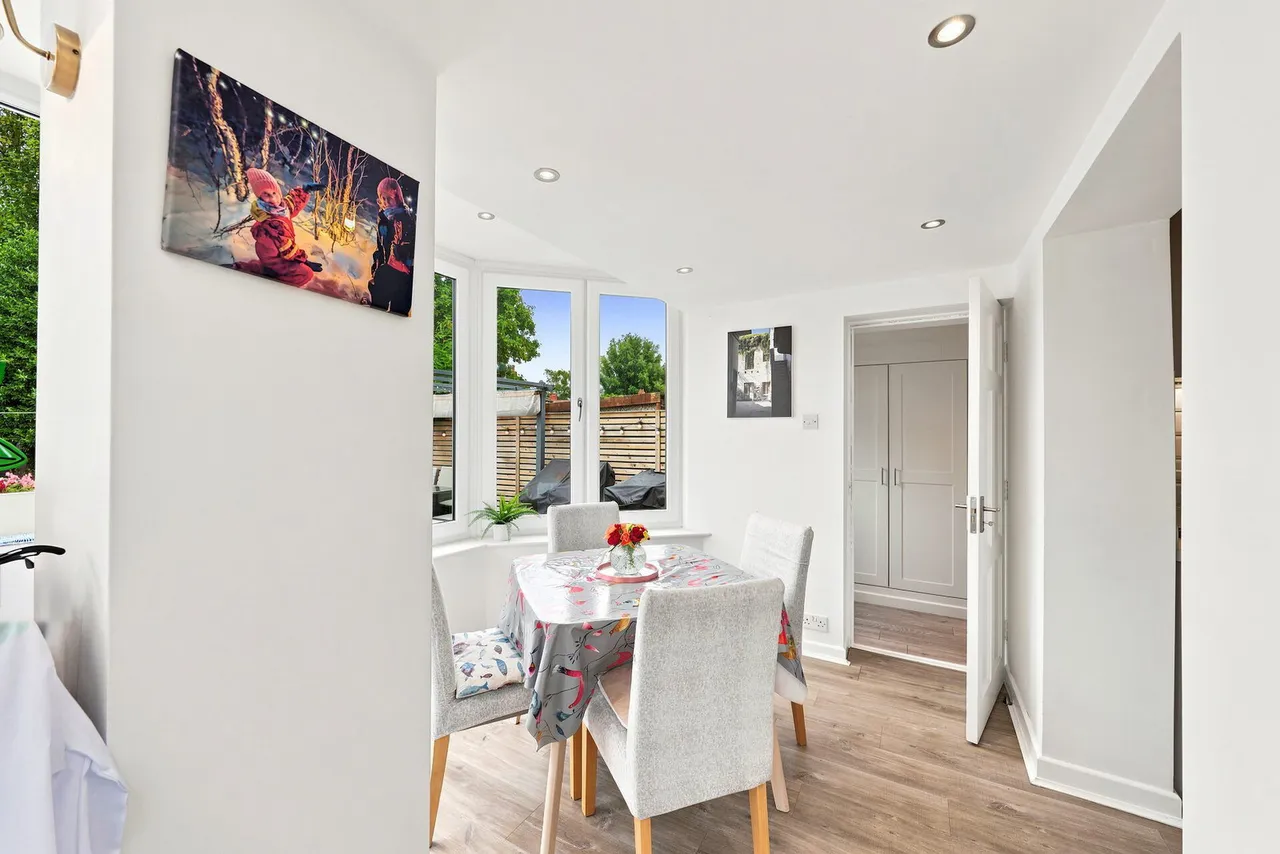 Roebuck Lane, Sale, M33, photo 12