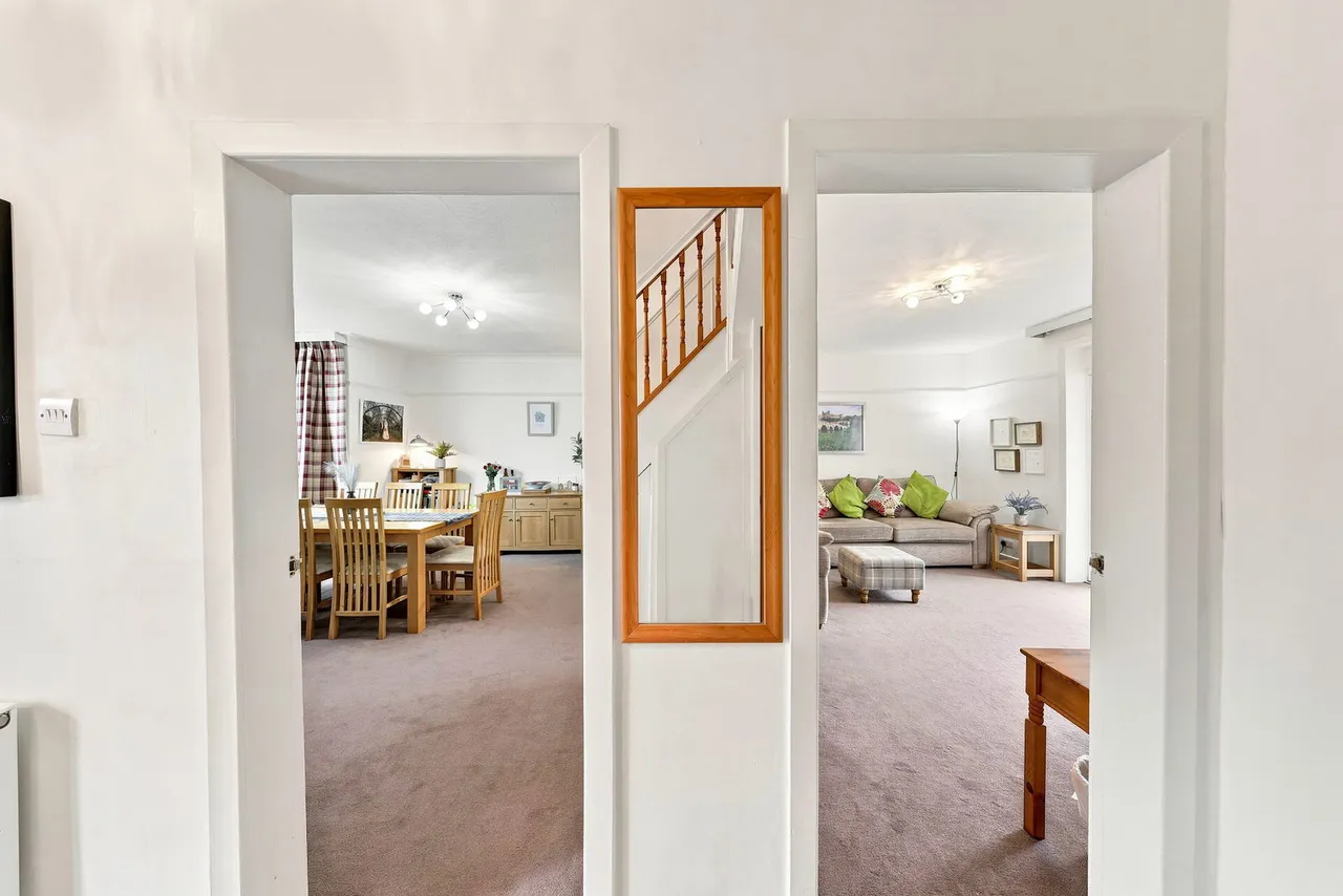 Roebuck Lane, Sale, M33, photo 8