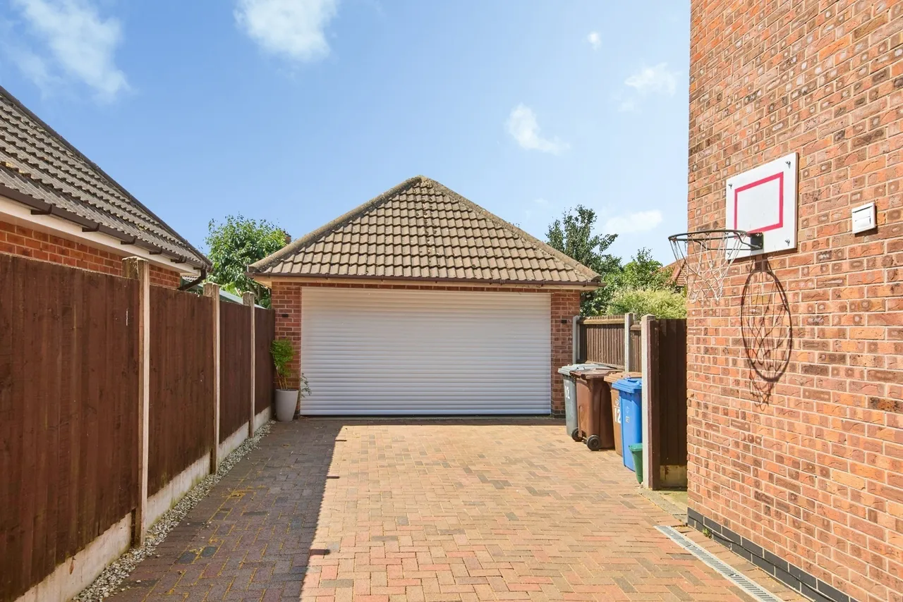 Courtland Gardens, Alvaston, DE24, photo 22