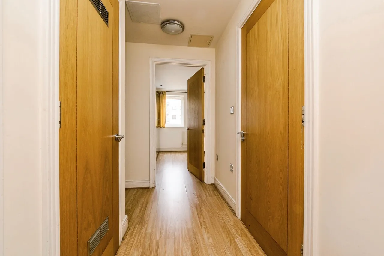 Wards Wharf Approach, London, E16, photo 10
