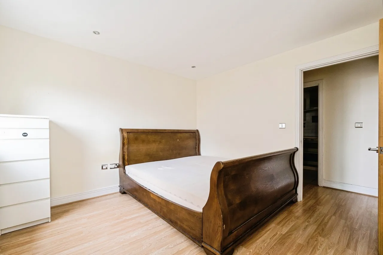 Wards Wharf Approach, London, E16, photo 15