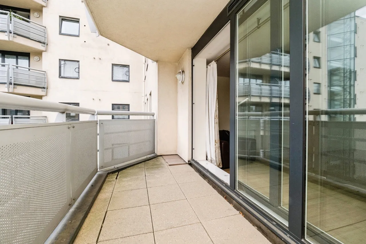 Wards Wharf Approach, London, E16, photo 6