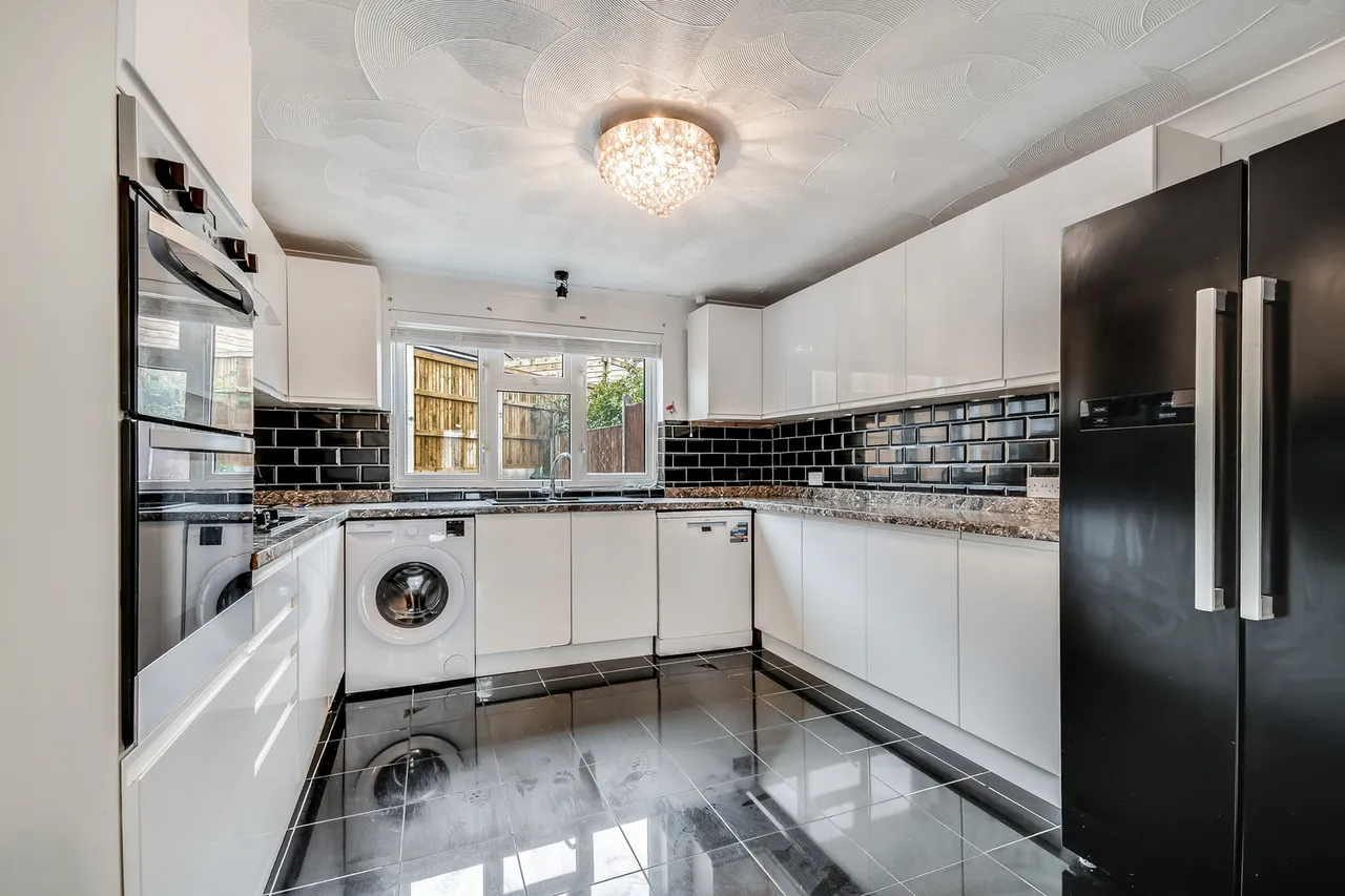 70 Pyms Road, Galleywood, Chelmsford, Essex, CM2 8PY, photo 3