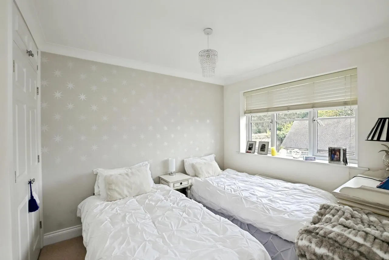 Netherwood Close, Midhurst, GU29, photo 11