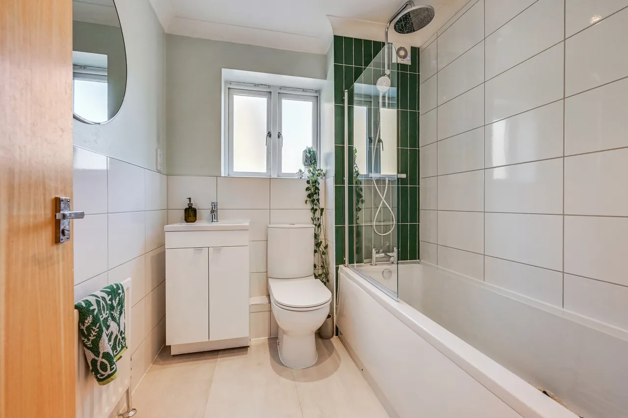 15 Springfield Basin, Wharf Road, Chelmsford, Essex, CM2 6YQ, photo 9