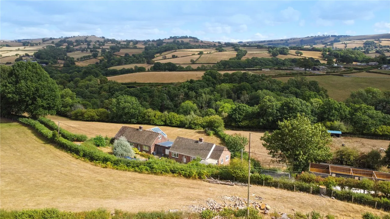 Mochdre, Newtown, Powys, SY16 4JS, photo 35
