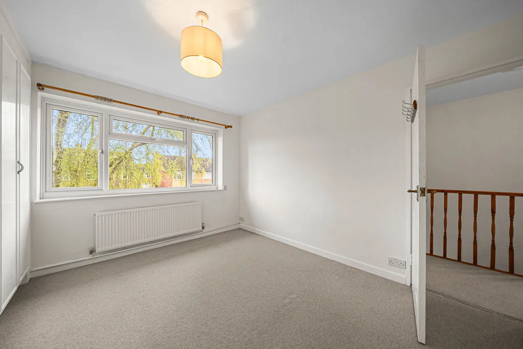 Fullerton Drive, Byfleet KT14 7TQ, photo 10