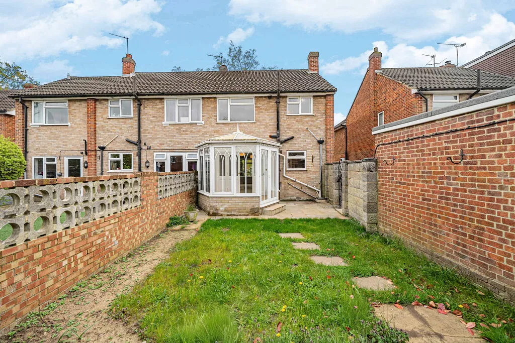 Fullerton Drive, Byfleet KT14 7TQ, photo 15