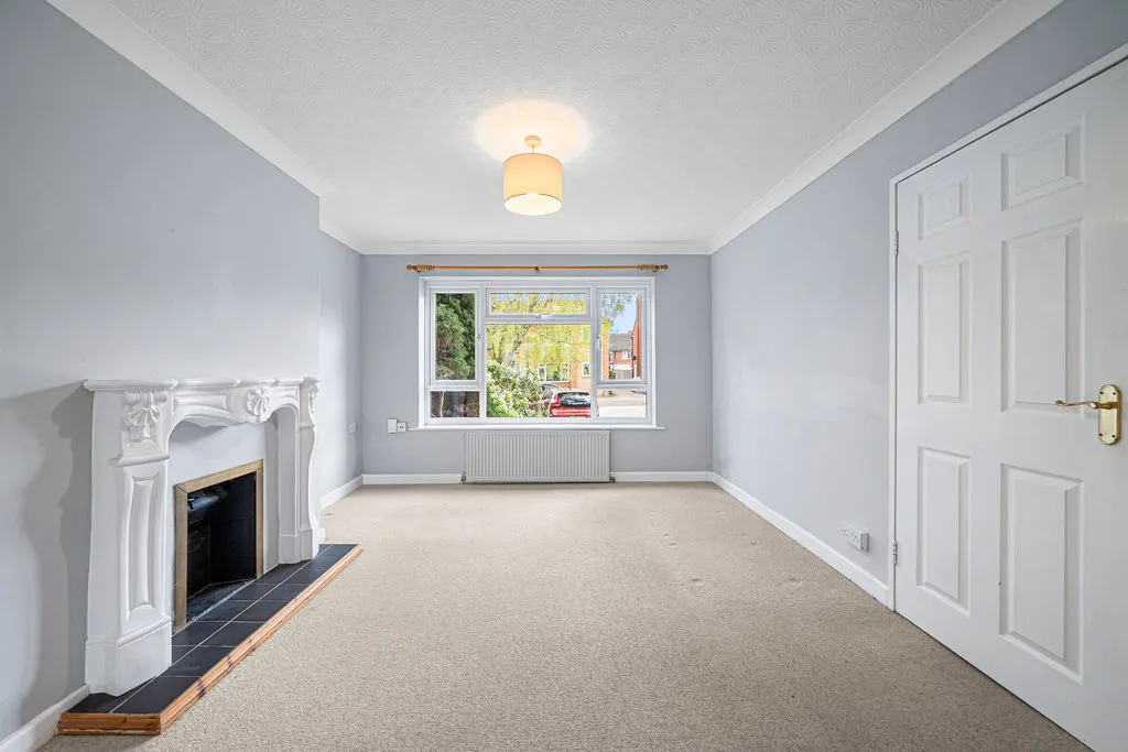 Fullerton Drive, Byfleet KT14 7TQ, photo 4