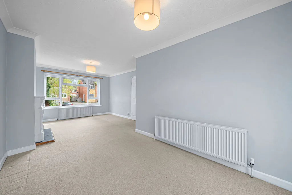 Fullerton Drive, Byfleet KT14 7TQ, photo 5