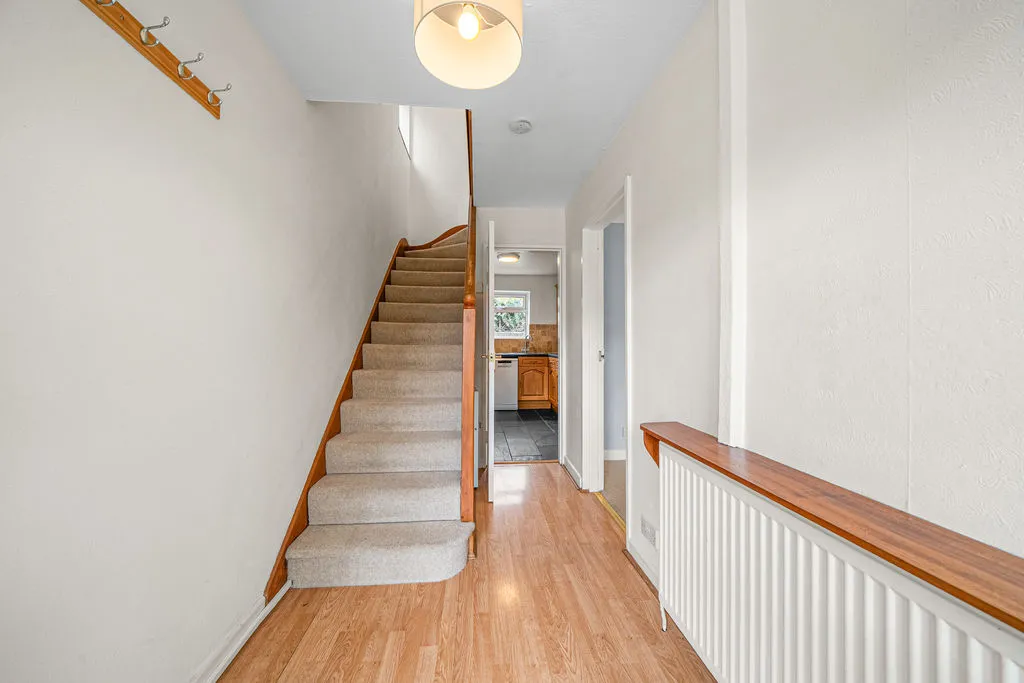 Fullerton Drive, Byfleet KT14 7TQ, photo 7