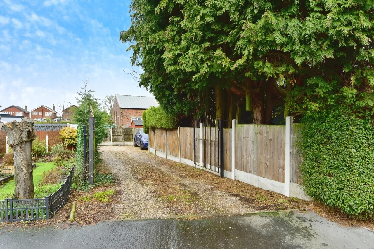 Ravens Lane, Bignall End, Stoke-on-Trent, Staffordshire, ST7, photo 20