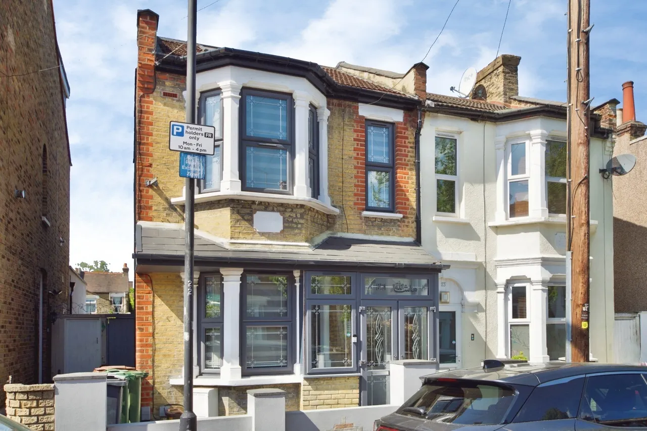 5 bed house for sale — St. John's Road, Walthamstow, E17