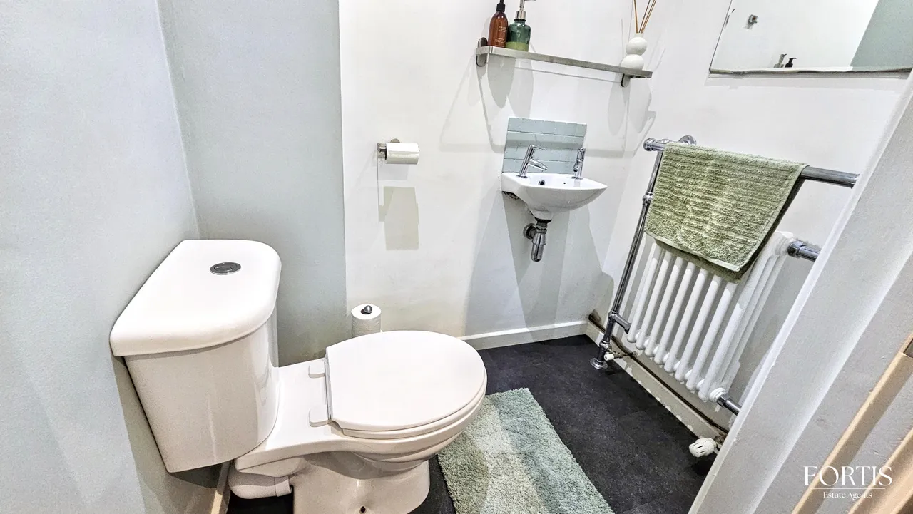 Llantrisant Road, Cardiff, CF5, photo 7