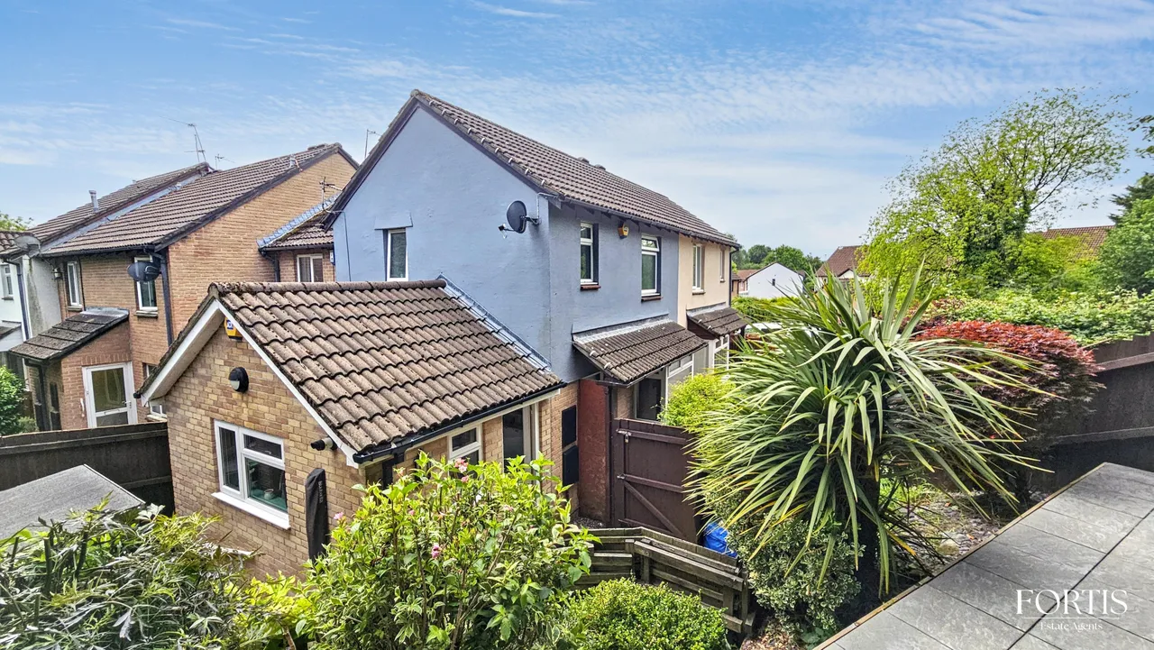 2 bed house for sale — Llantrisant Road, Cardiff, CF5
