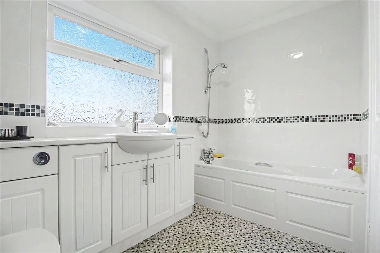 Wangford Road, Reydon, Southwold, Suffolk, IP18, photo 8