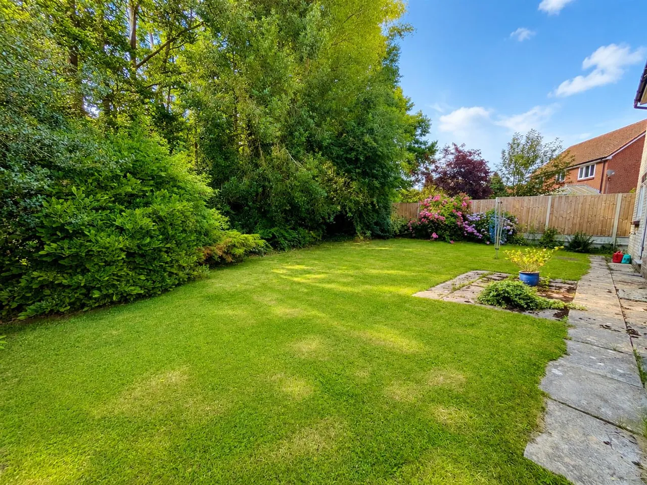 Calvert Close, Uckfield, TN22 2BZ, photo 13
