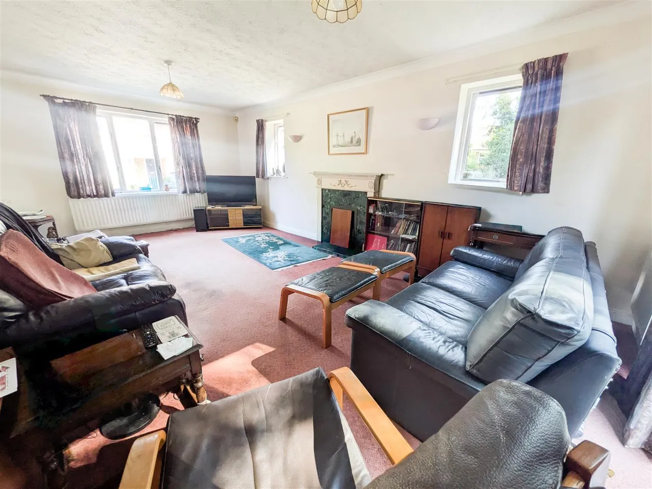 Calvert Close, Uckfield, TN22 2BZ, photo 3