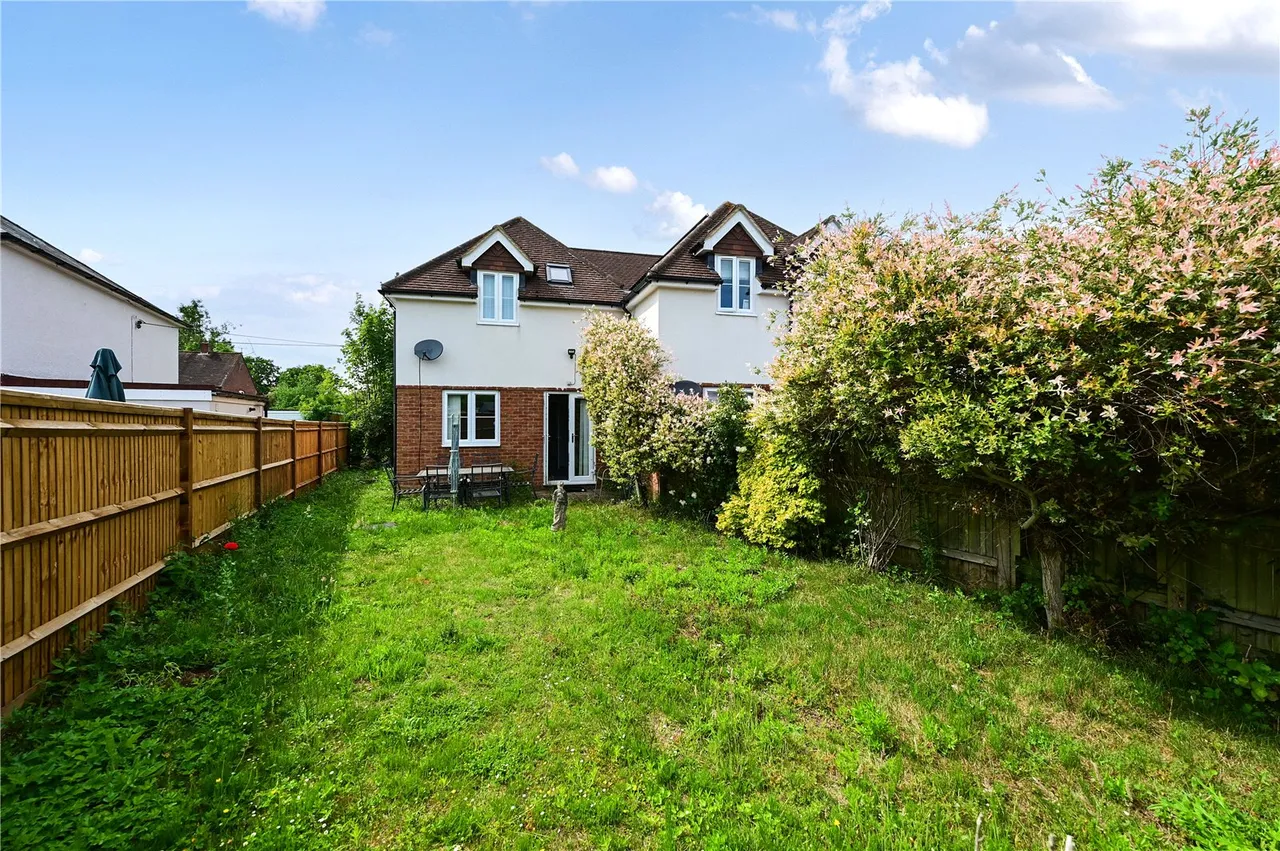2 bed house for sale — Poyle Road, Tongham, Farnham, Surrey, GU10 1DX