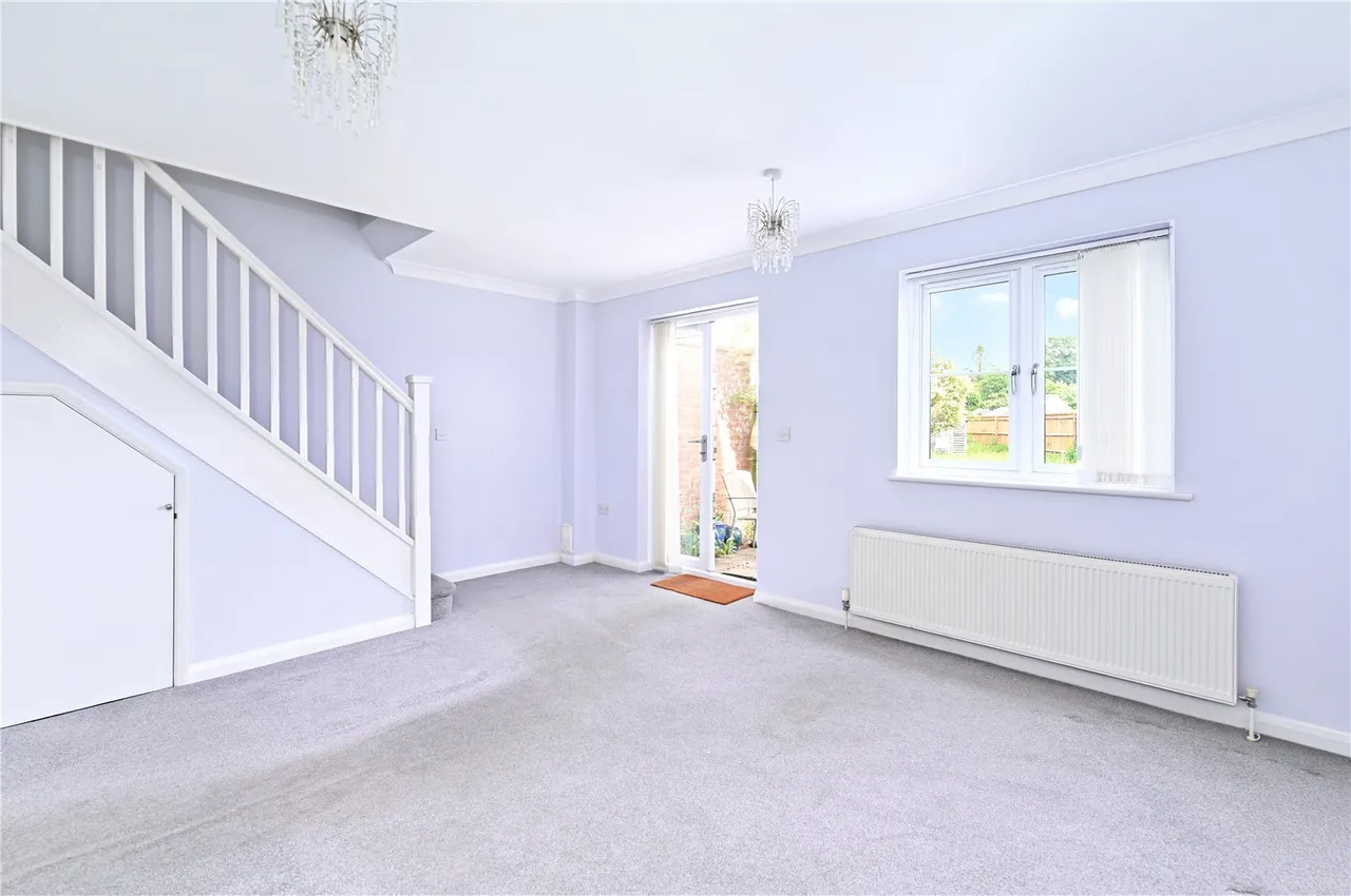 Poyle Road, Tongham, Farnham, Surrey, GU10 1DX, photo 5