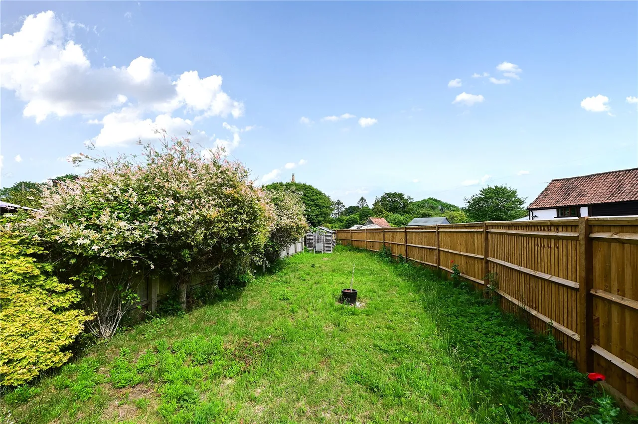 Poyle Road, Tongham, Farnham, Surrey, GU10 1DX, photo 12