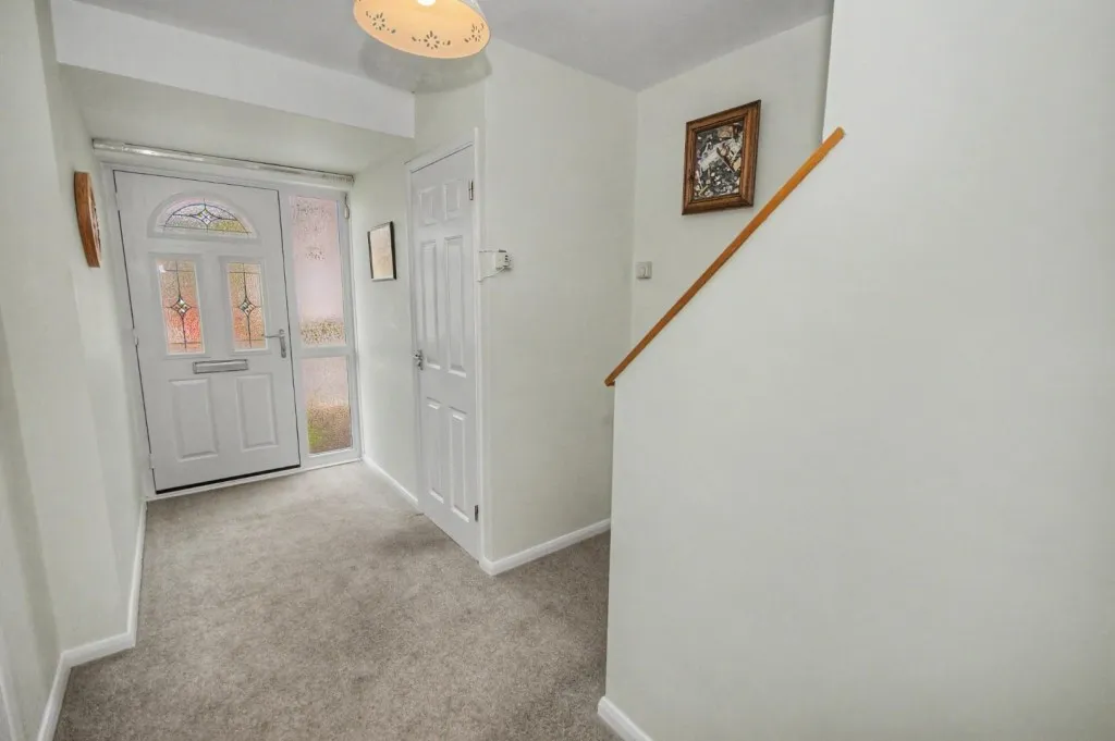 Churchill Road, Earls Barton, photo 9