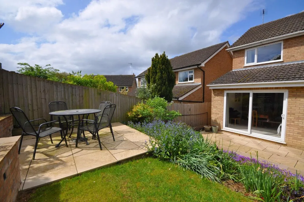 Churchill Road, Earls Barton, photo 15