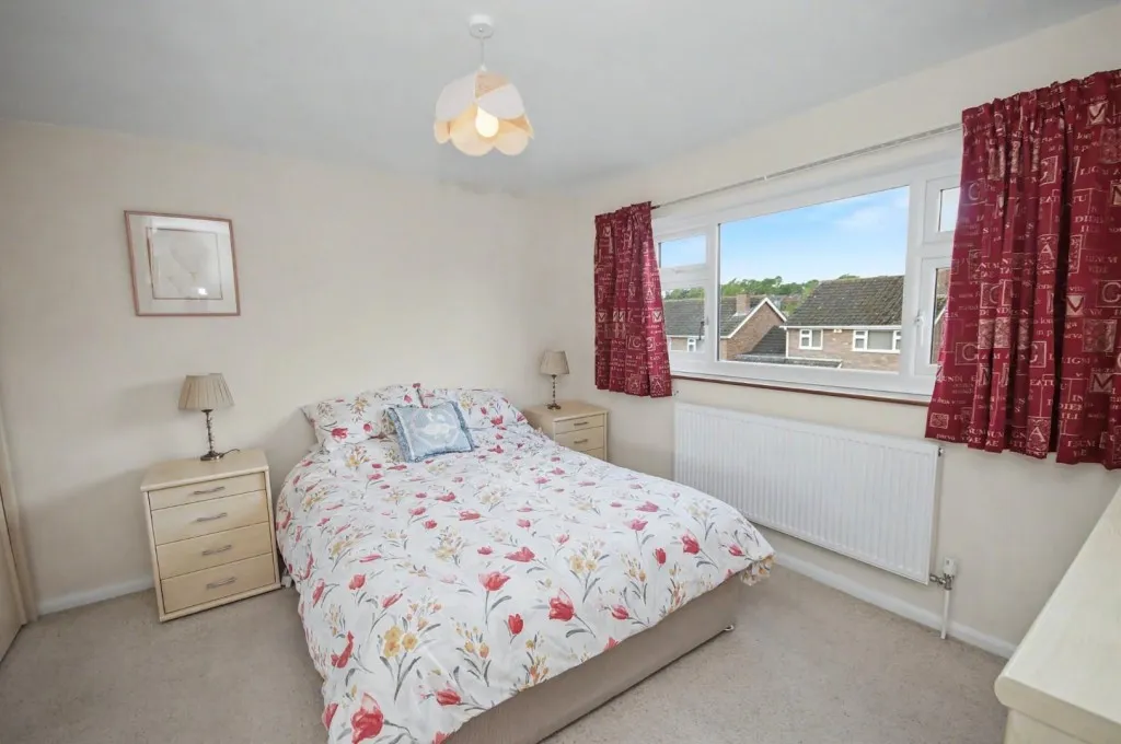 Churchill Road, Earls Barton, photo 10
