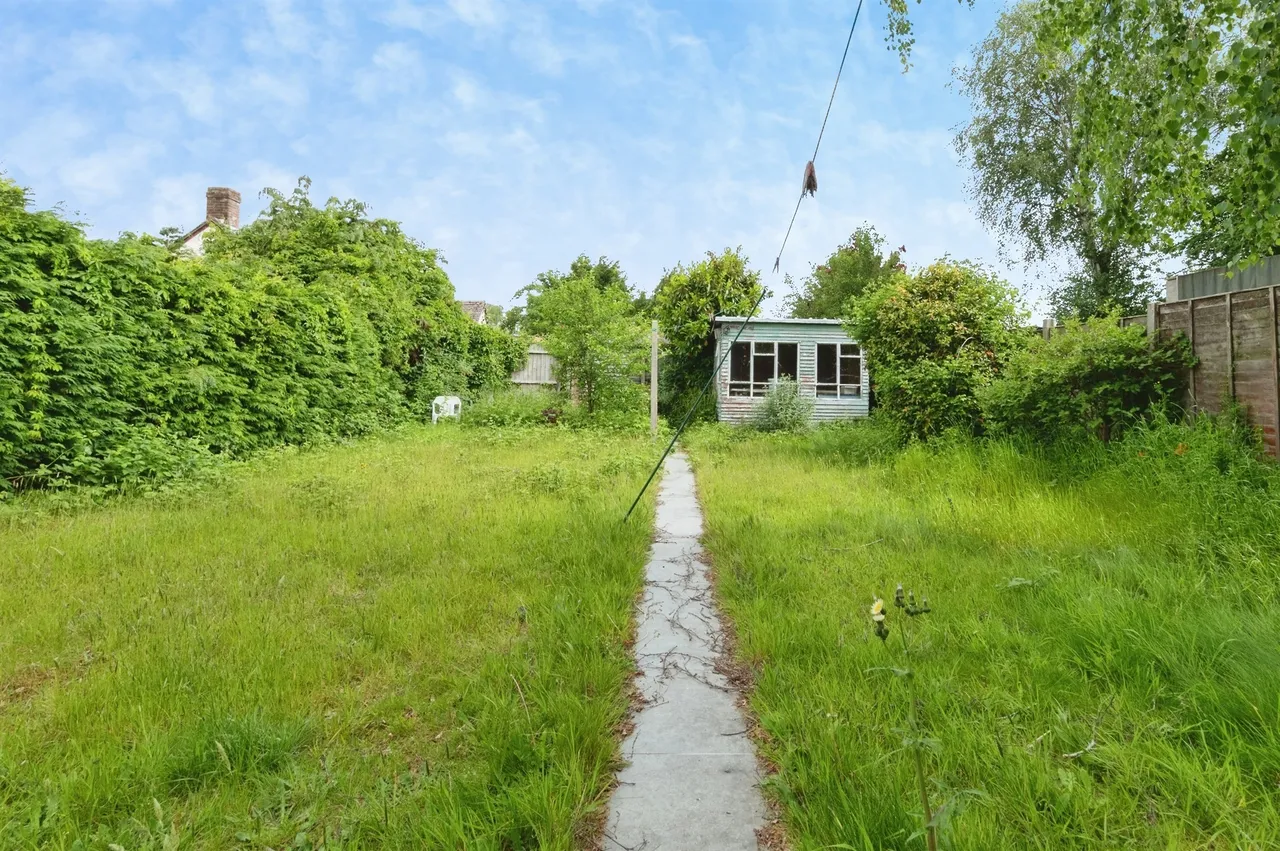 Corbin Avenue, Ferndown, photo 12