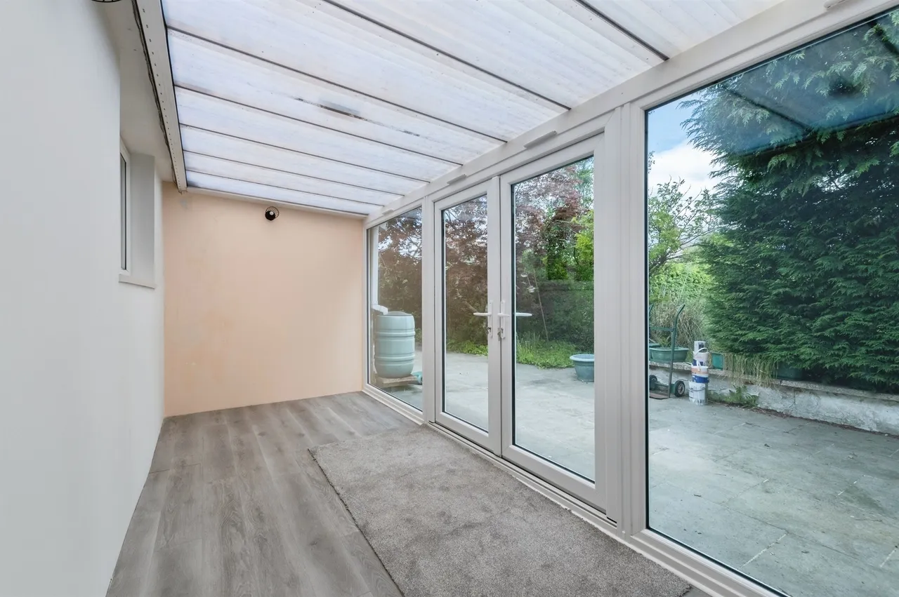 Corbin Avenue, Ferndown, photo 4