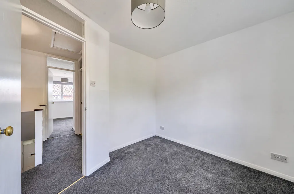 Aveling Close, Purley CR8 4DW, photo 10