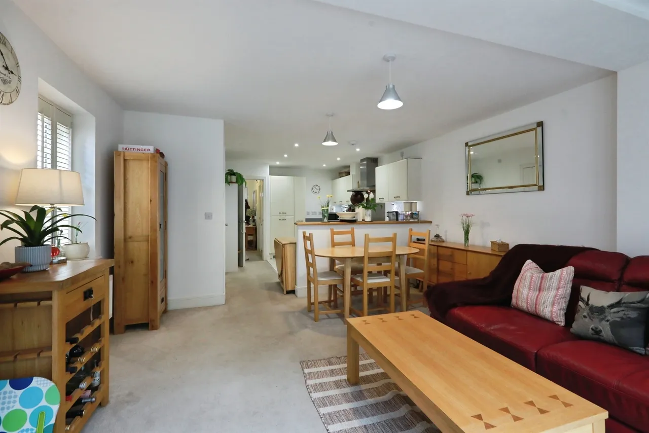 Godfrey Place, Upper Rissington, Cheltenham, photo 3