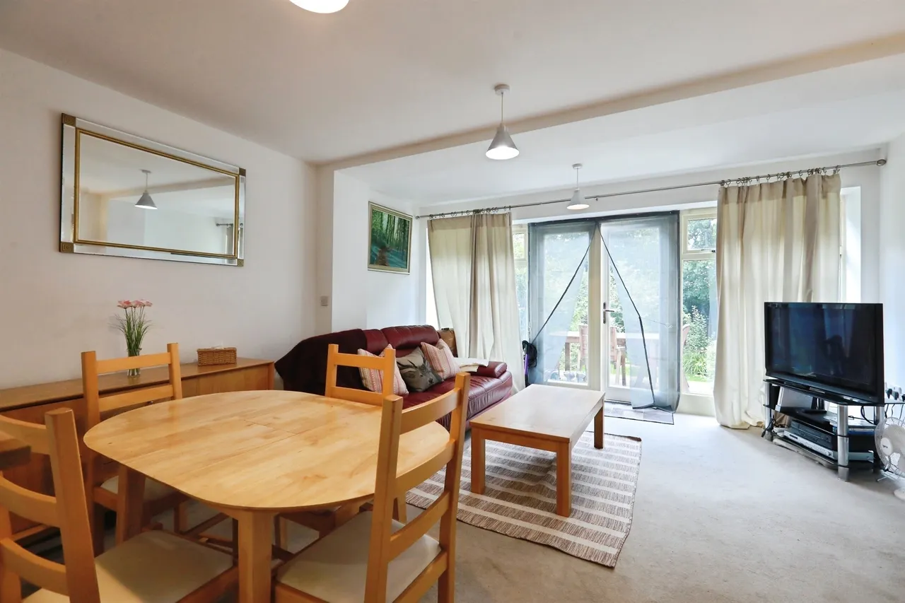 Godfrey Place, Upper Rissington, Cheltenham, photo 2